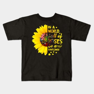 In A World Full Of Roses Be A Sunflower Autism Kids T-Shirt